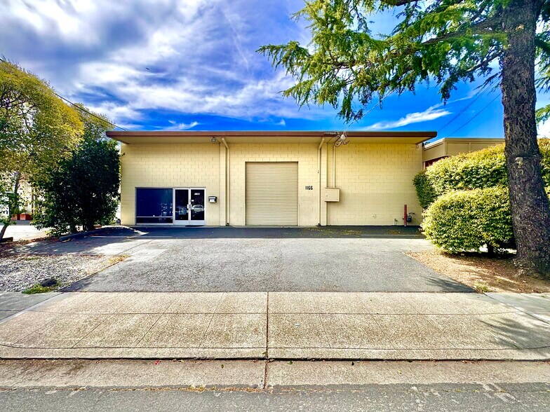 Primary Photo Of 1166 Independence Ave, Mountain View Warehouse For Lease