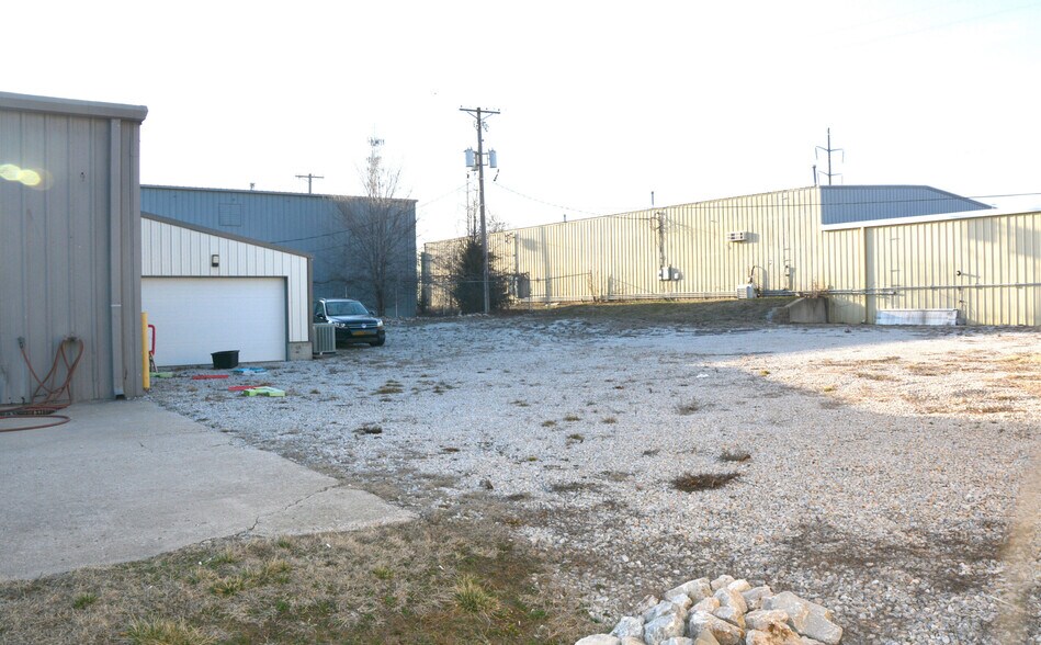 More Photos Of 2929 SW US Highway 40, Blue Springs Office For Sale