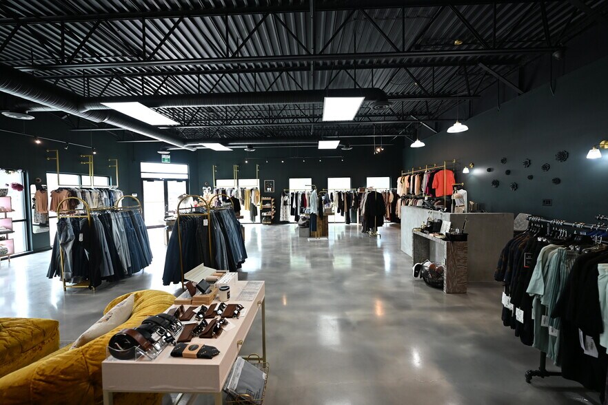 More Photos Of 800 Broadmoor Blvd, Sherwood Park Office For Lease