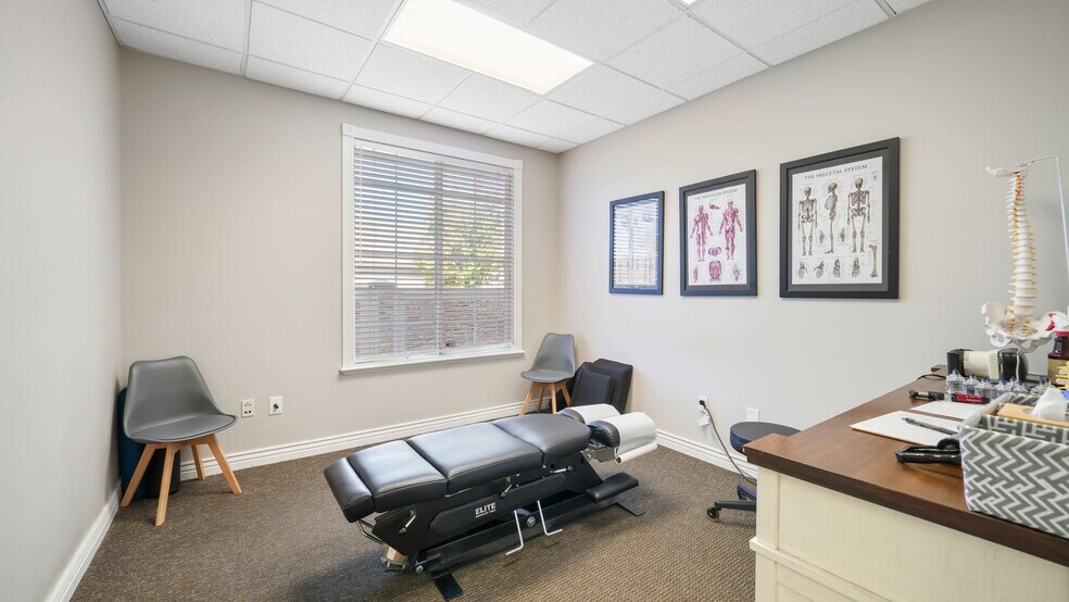 More Photos Of 891 W Baxter Dr, South Jordan Office For Sale