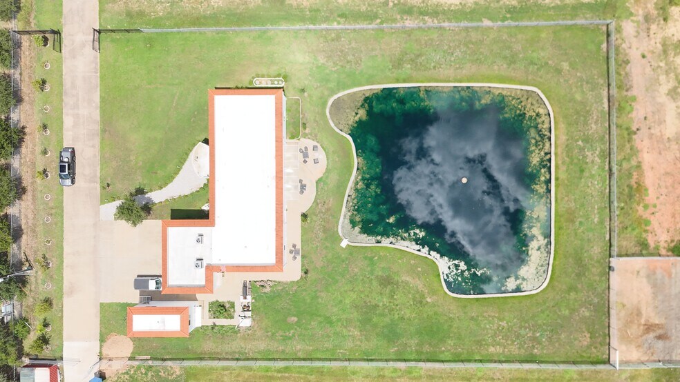 More Photos Of 6602 Rohan Rd, Richmond Office For Sale