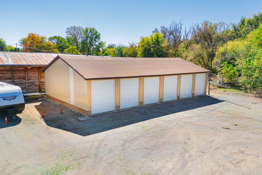 More Photos Of 131 N Lake St, Grass Lake Freestanding For Lease