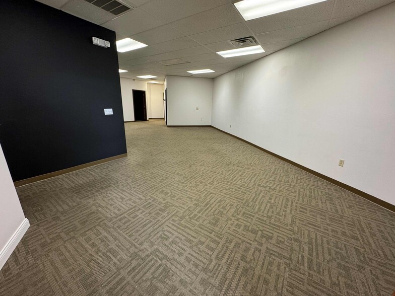 More Photos Of 115-159 Marion Blvd, Marion General Retail For Lease