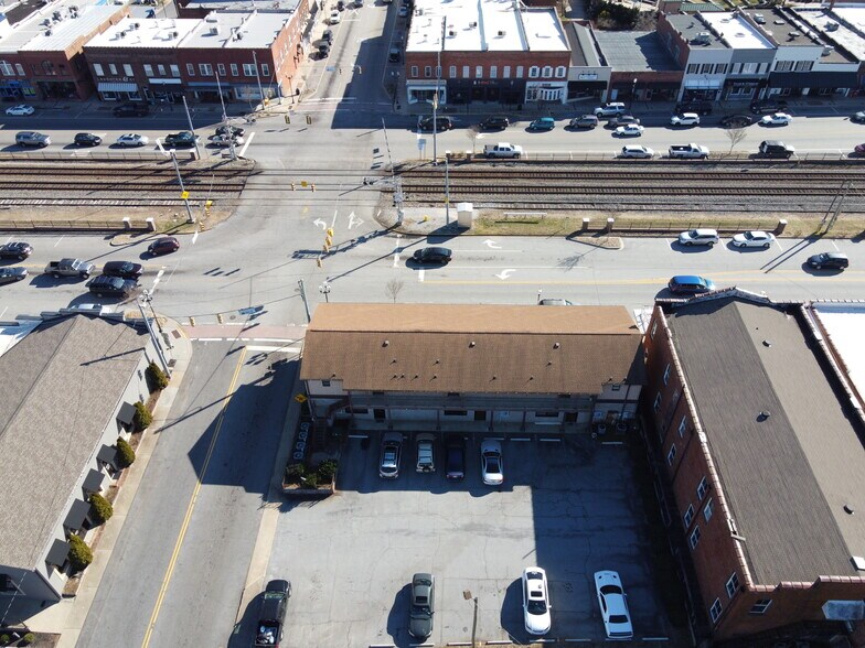 More Photos Of 100 NW Main St, Easley Storefront Retail Office For Lease