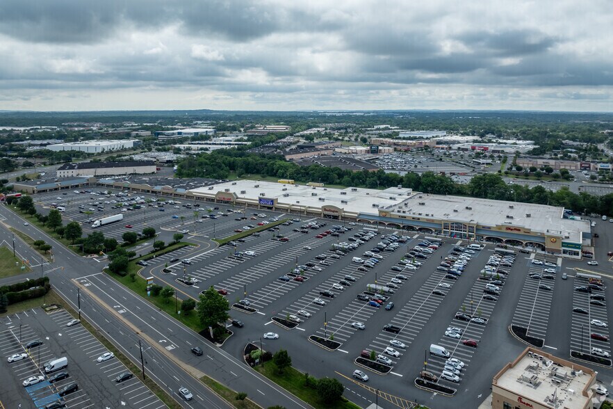 More Photos Of 6305 Middlesex Mall, South Plainfield Unknown For Lease