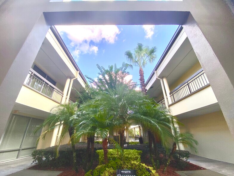 More Photos Of 668-670 N Orlando Ave, Maitland Office For Sale