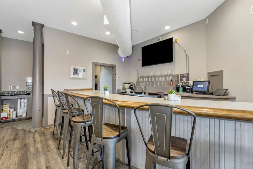 More Photos Of 2235 Bauer Rd, Batavia Unknown For Lease