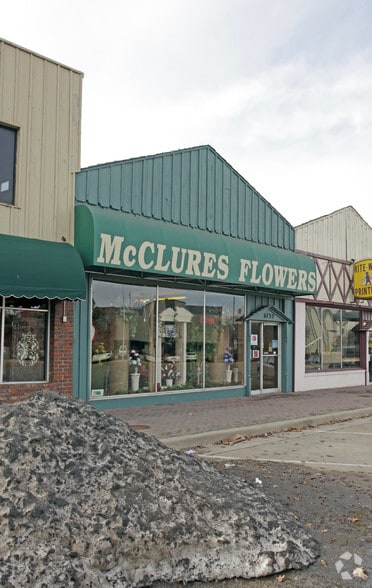 More Photos Of 6732 NW 39th Expy, Bethany Storefront For Sale