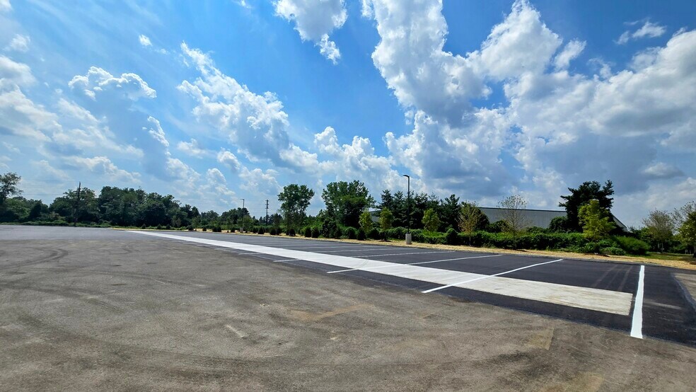 More Photos Of 1 Newbold Rd, Fairless Hills Warehouse For Lease