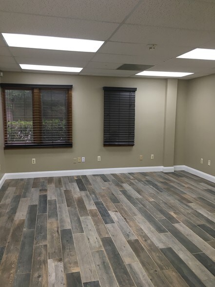 More Photos Of 180 Tices Ln, East Brunswick Medical For Lease