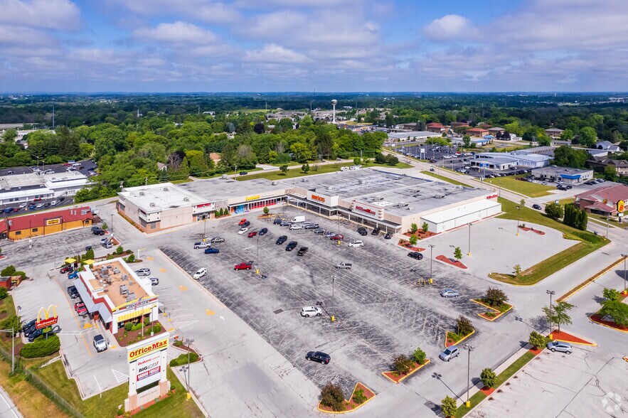 More Photos Of 3424-3506 Kohler Memorial Dr, Sheboygan General Retail For Lease