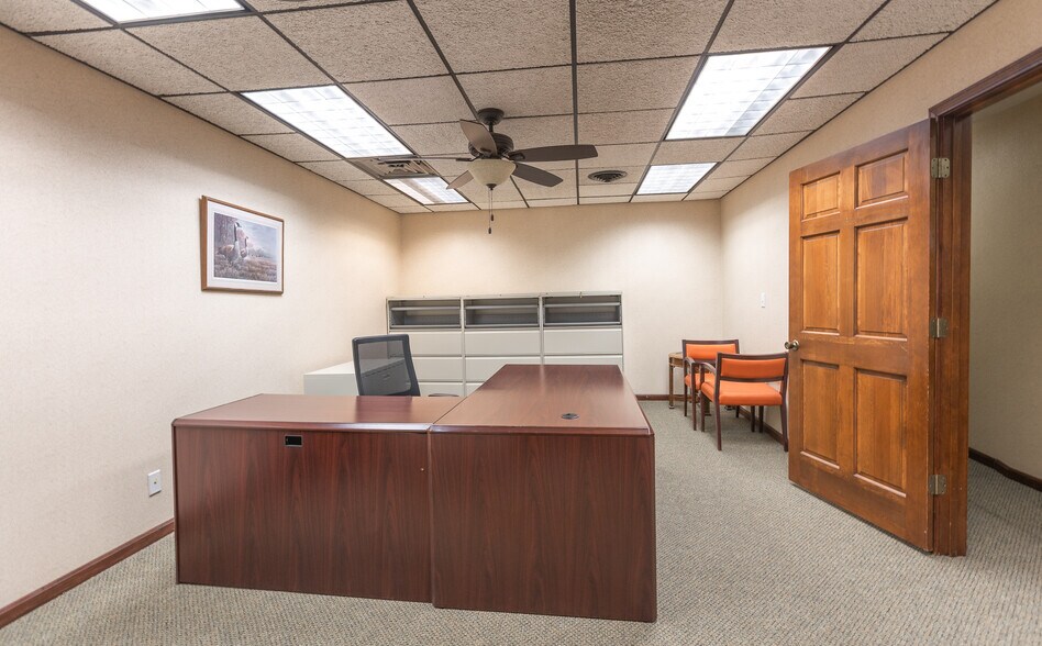 More Photos Of 216 W 2nd St, Dixon Bank For Sale