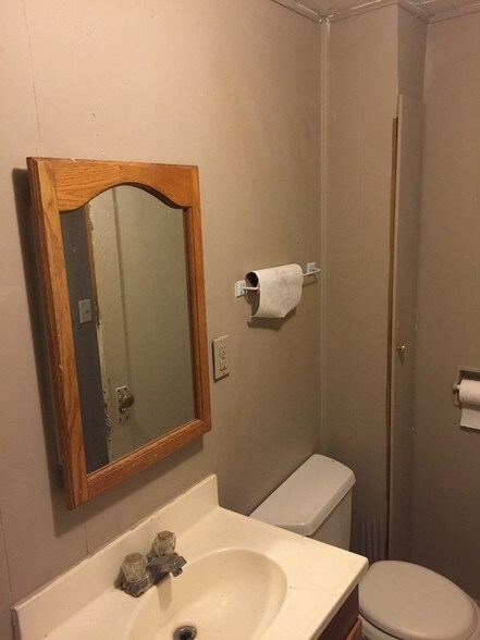 More Photos Of 131 Hobbs Ave, Joliet Apartments For Sale