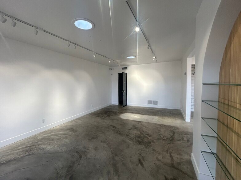 More Photos Of 6922 E 5th Ave, Scottsdale General Retail For Lease