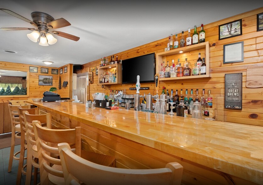 More Photos Of 6622 US-2 Hwy, Hurley Restaurant For Sale