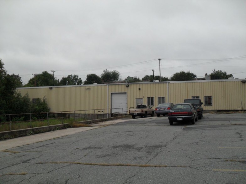 Primary Photo Of 90 Salmon St, Providence Manufacturing For Lease
