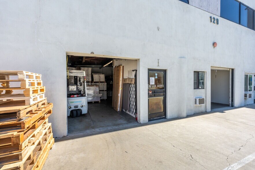 More Photos Of 127-129 S 8th Ave, La Puente Warehouse For Sale