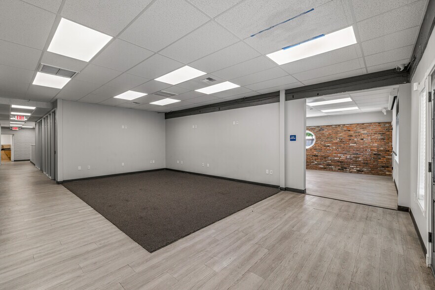 More Photos Of 1113 Castro Way, Sacramento Office For Sale