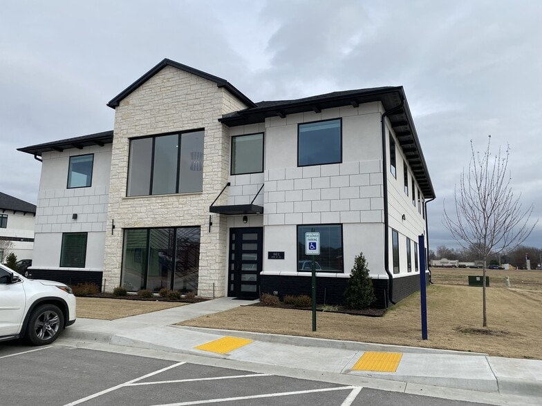 Primary Photo Of 7647 E 126th St S, Bixby Office For Sale
