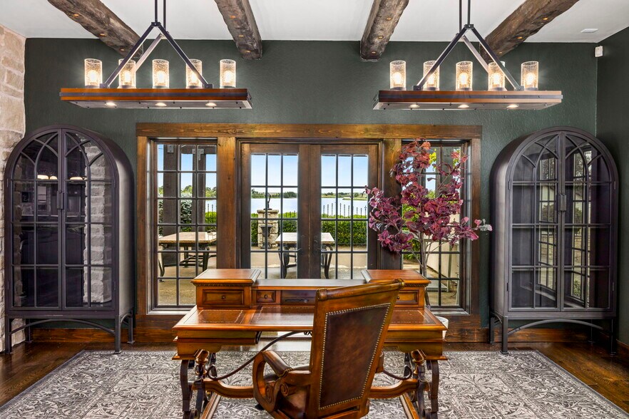 More Photos Of 4122 186th Blvd, Russell Specialty For Sale