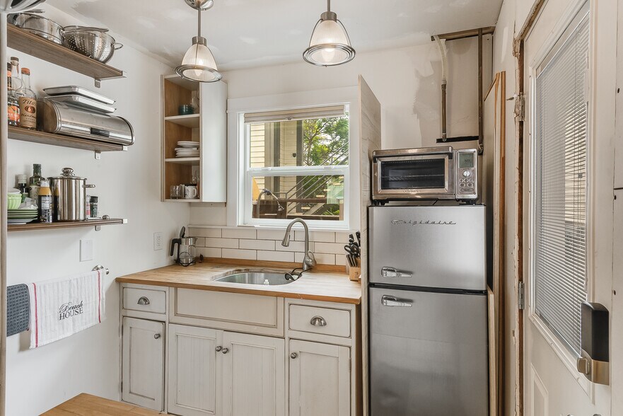 More Photos Of 213 S Francisca Ave, Redondo Beach Multifamily For Sale