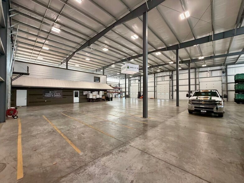 More Photos Of 405 Lake Ave, Gothenburg Distribution For Sale