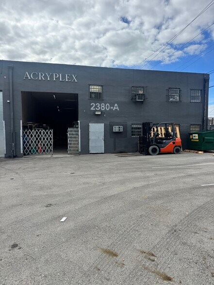 Primary Photo Of 2376-2380 NW 21st Ter, Miami Warehouse For Lease
