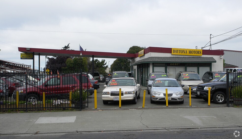 More Photos Of 2697 El Portal Dr, San Pablo Auto Dealership For Lease