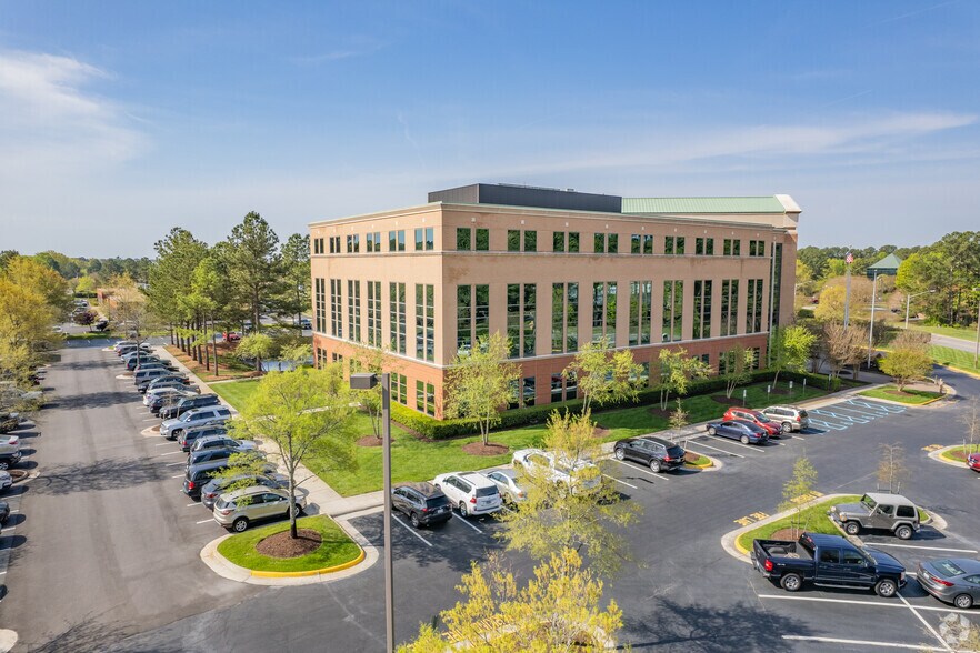 More Photos Of 477 Viking Dr, Virginia Beach Office For Sale