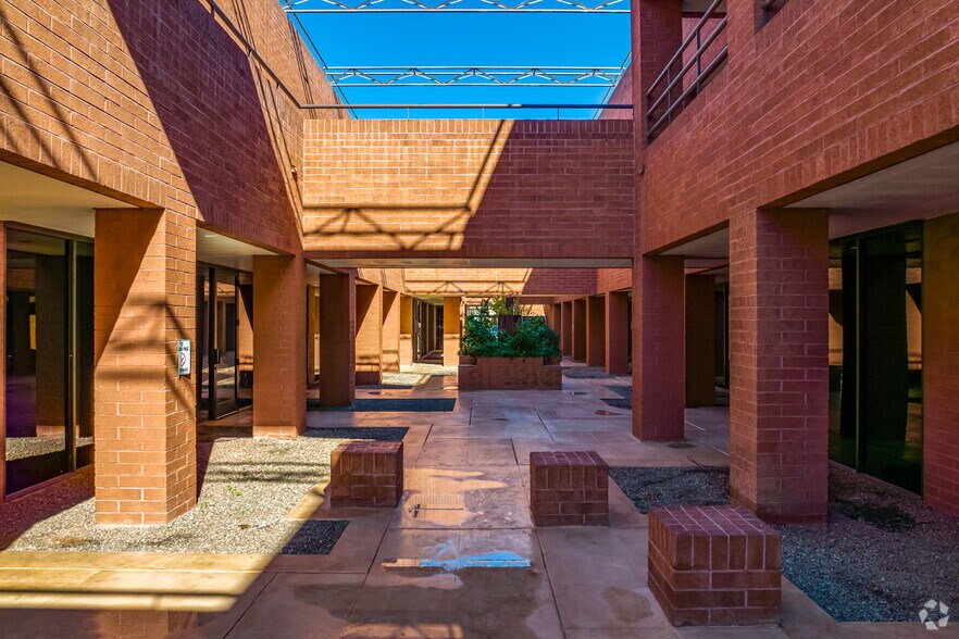 More Photos Of 10240 N 31st Ave, Phoenix Medical For Lease