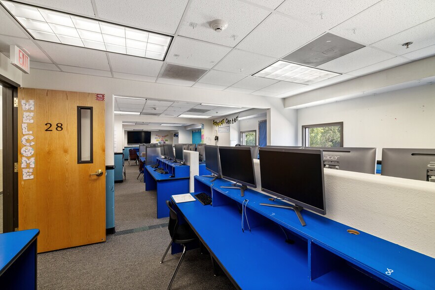 More Photos Of 44339 Beech Ave, Lancaster Schools For Lease