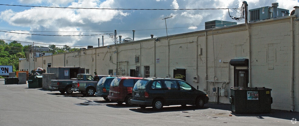 More Photos Of 3197-3265 Horse Block Rd, Medford Unknown For Lease