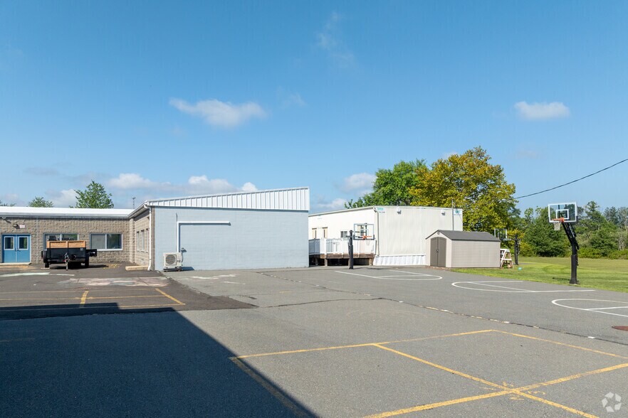 More Photos Of 1417 Route 179, Lambertville Schools For Lease