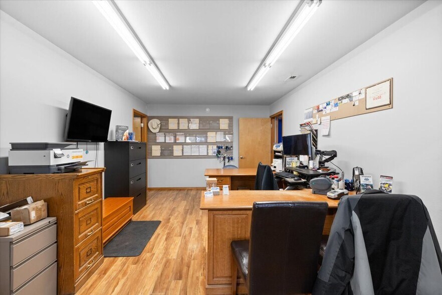 More Photos Of 11494 N Warren St, Hayden Freestanding For Sale