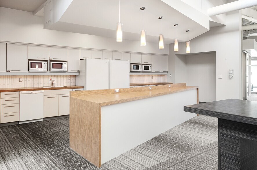 More Photos Of 1503 Fletcher Rd, Saskatoon Office For Lease