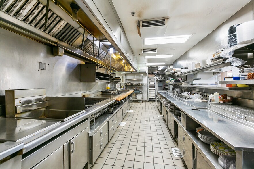 More Photos Of 534 S Myrtle Ave, Monrovia Restaurant For Lease