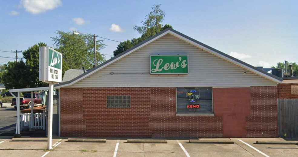 Primary Photo Of 3238 Lincoln Way E, Massillon Convenience Store For Sale