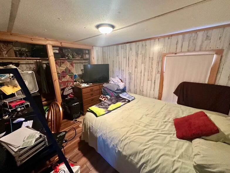 More Photos Of 1665 Vt Rte 16, East Hardwick Service For Sale