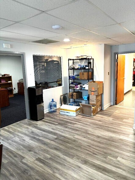 More Photos Of 316 E Market St, Leesburg Office For Sale