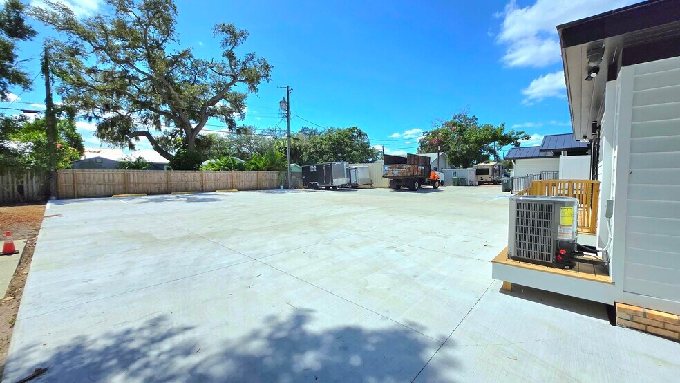 More Photos Of , Bradenton Office For Sale