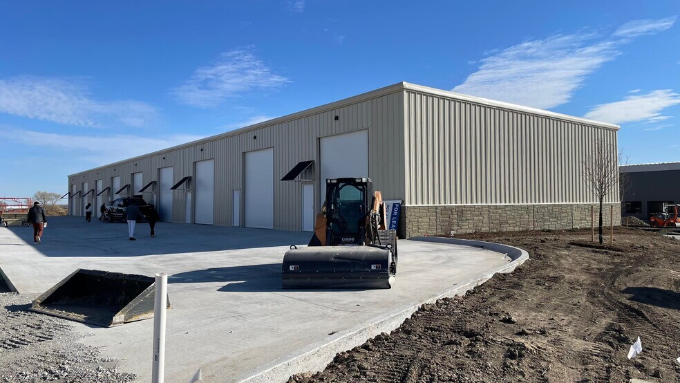 More Photos Of 5320 Salt Bank Rd, Lincoln Warehouse For Lease