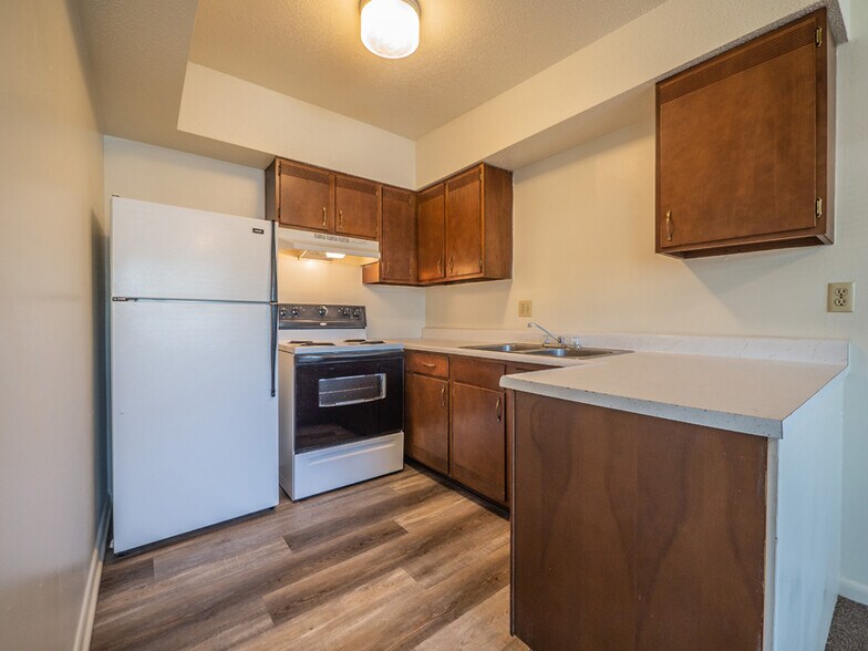 More Photos Of 1121 N College Dr, Maryville Apartments For Sale