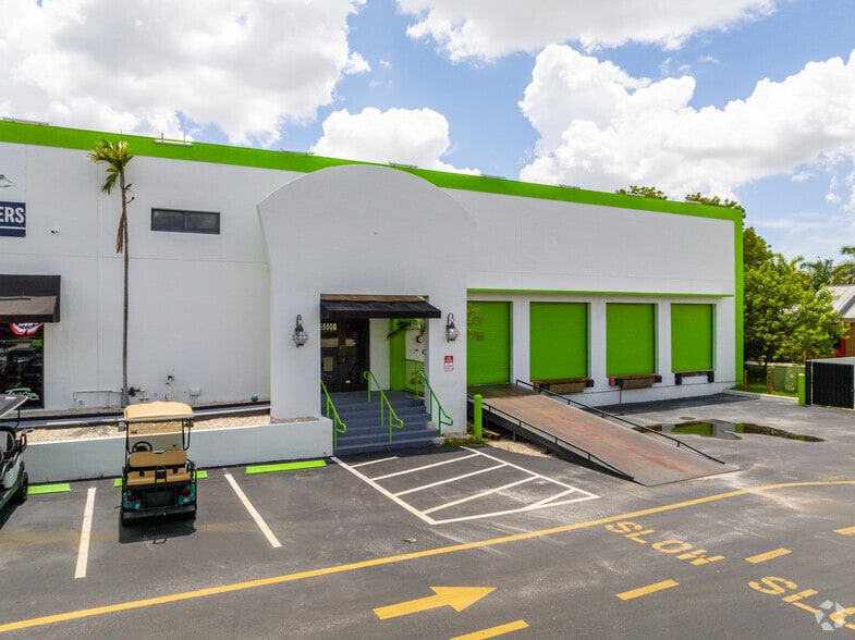 More Photos Of 6500 N Powerline Rd, Fort Lauderdale Warehouse For Lease