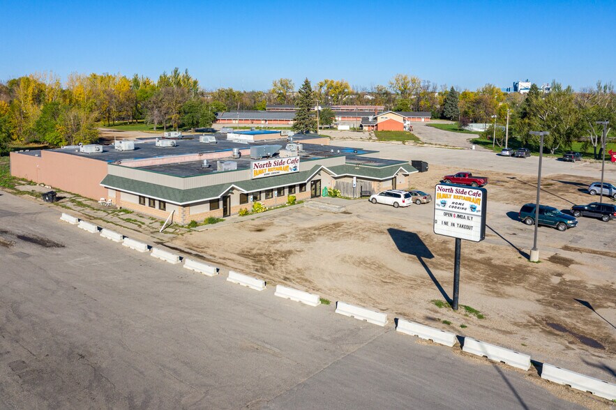 More Photos Of 3450 Gateway Dr, Grand Forks Restaurant For Lease