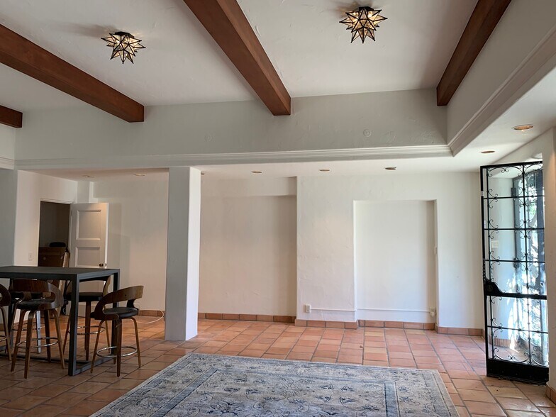 More Photos Of 5-129 El Paseo, Santa Barbara Unknown For Lease