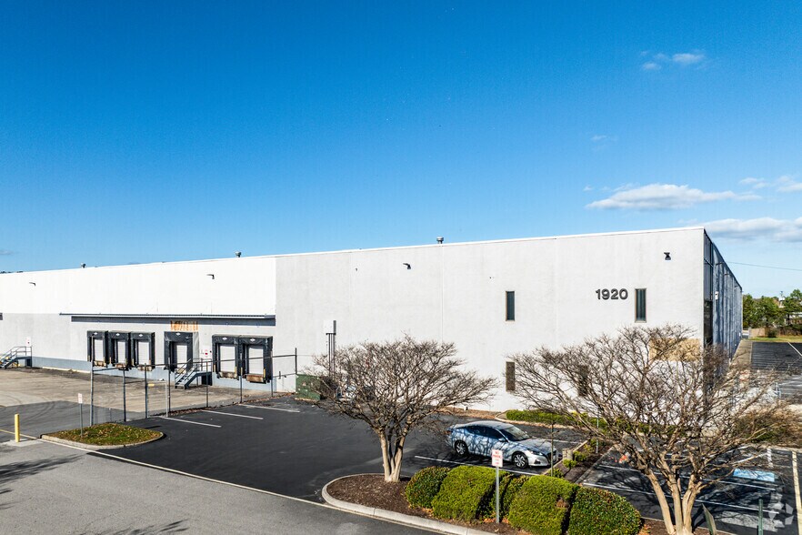 More Photos Of 1920 Campostella Rd, Chesapeake Distribution For Lease