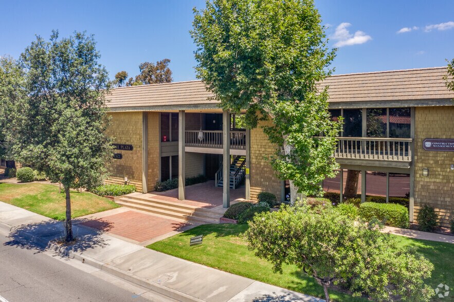 More Photos Of 17671 Irvine Blvd, Tustin Office For Lease