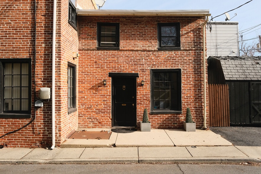 More Photos Of 924 W Walnut St, Allentown Storefront Retail Office For Sale