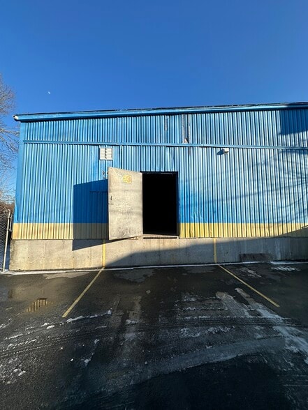 More Photos Of 100 Business St, Hyde Park Unknown For Lease