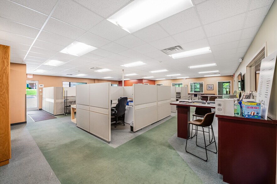 More Photos Of 605 Eastowne Dr, Chapel Hill Office For Sale